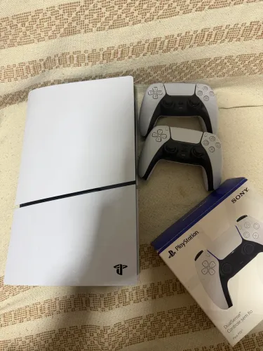 Playstation 5 + 2 controles originais + FIFA 26