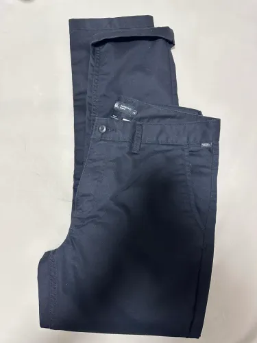 Calça VANS chino preta