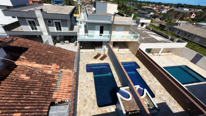 Sobrado à venda ou para locação anual no Condomínio Morada da Praia.