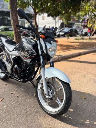 YAMAHA Fazer 250