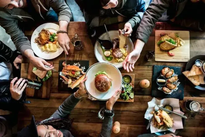 Busco sociais (comercial) para app de gastronomia em Ribeirão Preto 