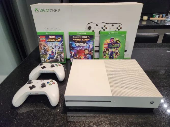 Xbox one S 1TB Branco + 2 Controles e 3 Jogos Originais