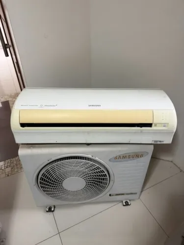 Ar Condicionado Split Samsung Digital Inverter 9.000 BTUs Quente/Frio
