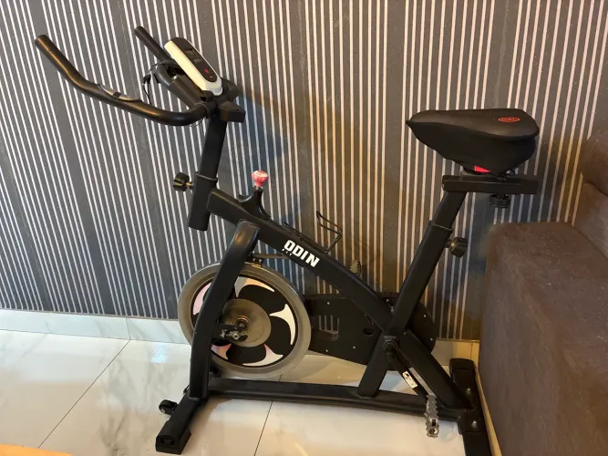 Bicicleta de spinning/ergométrica suporta ate 130 kg indoor PACE6000