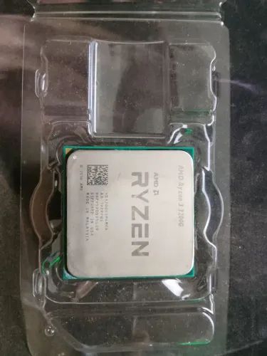 AMD Ryzen 3 3200G (USADO) - Me livrando das peças que sobraram pós upgrade do meu setup.