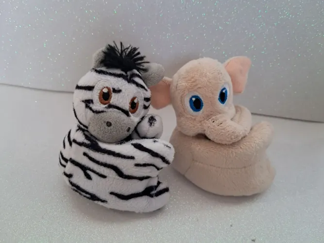 Lote Pelúcias Kinder Natoons Zebra e elefante Agarradinhos