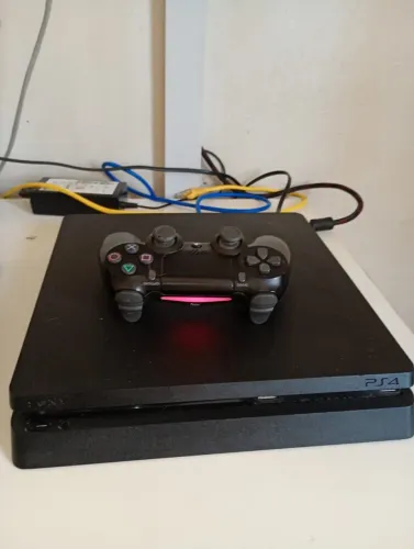 Playstation 4 Slim 500 de memoria