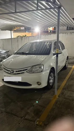 Toyota Etios X 1.3 Flex 16V 5P Mec. 2014