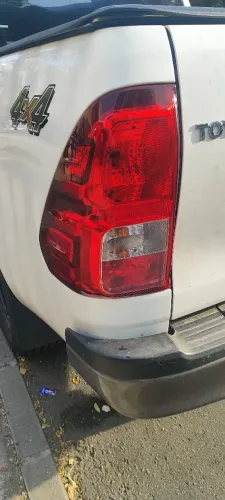 Lanterna traseira Hilux lado esquerdo (motorista)