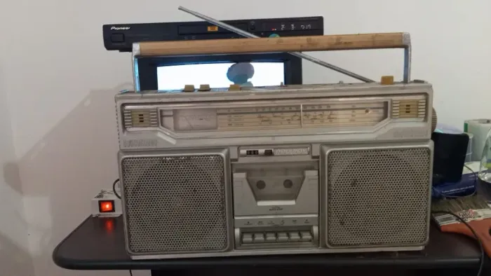 Rádio Bombox Polyvox Rg800 - Pra Peças - Leia Descrição #