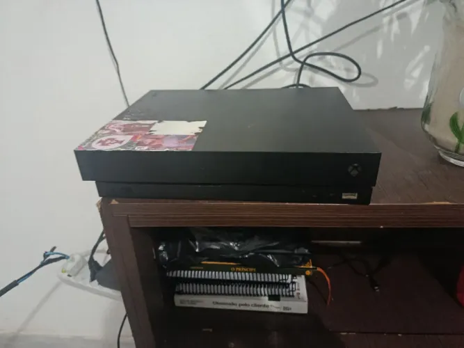 Xbox one X e 1 controle