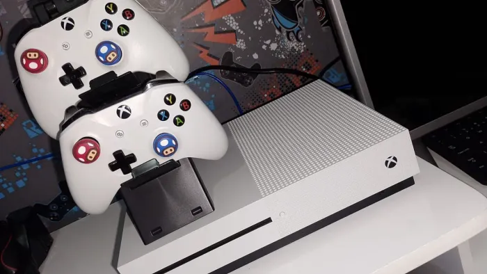 Xbox one 1T de memória + dois controles 