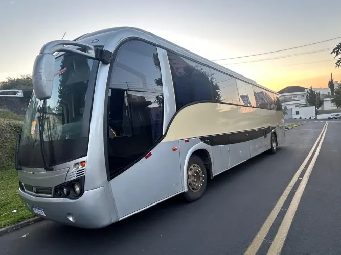 Vendo ônibus B7r Induscar