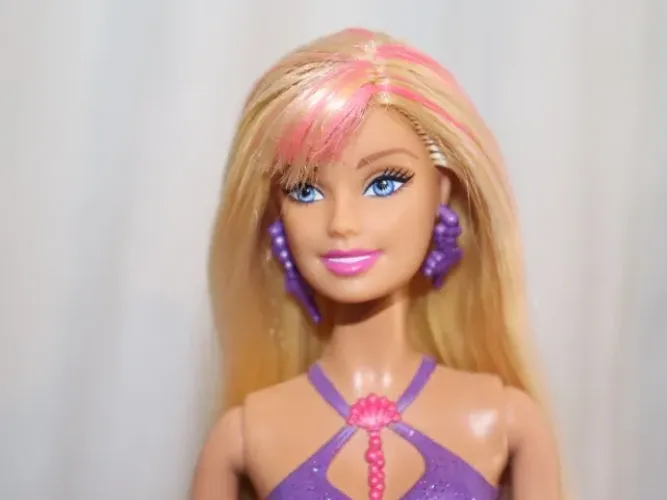 Boneca Barbie sereia Swim N Dance 2010