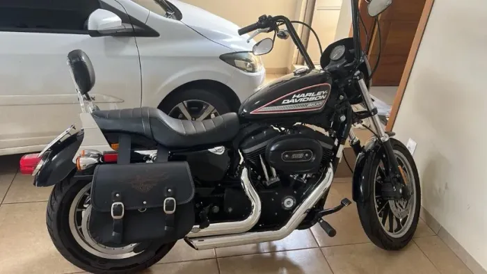 Harley Davidson XL 883R 2013