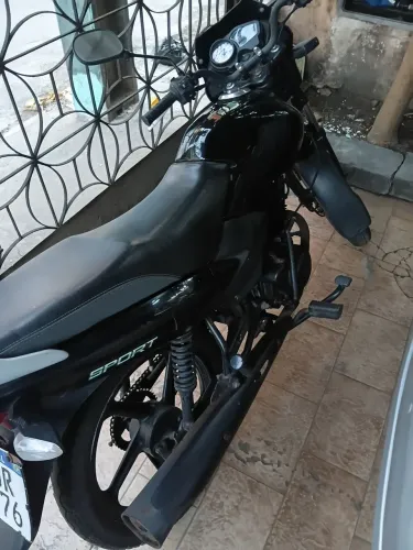 Vende se uma moto 