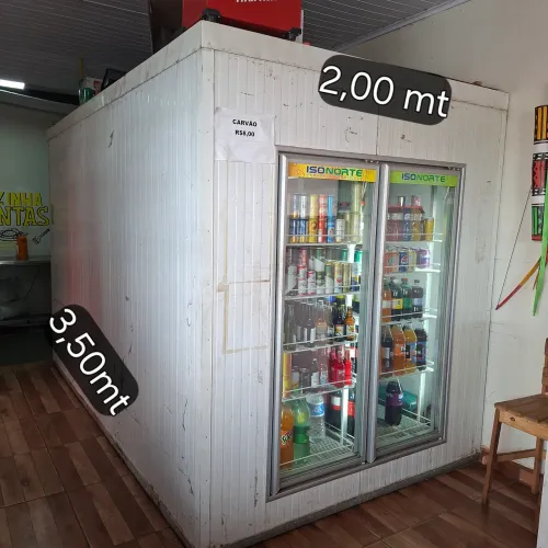 Vendo câmara frigorífica com porta expositor  de 3,50 x 2,00