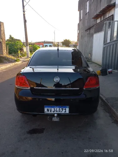 Fiat Linea Essence 1.8 Flex 16V 4P 2012