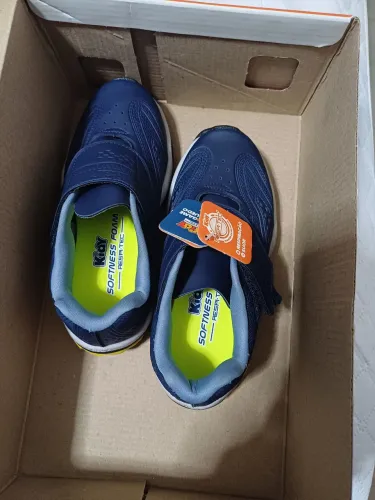 Tenis kids novo