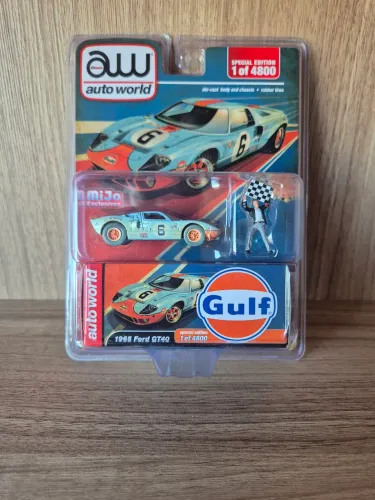 Ford GT40 da Auto World com pintura clássica da Gulf