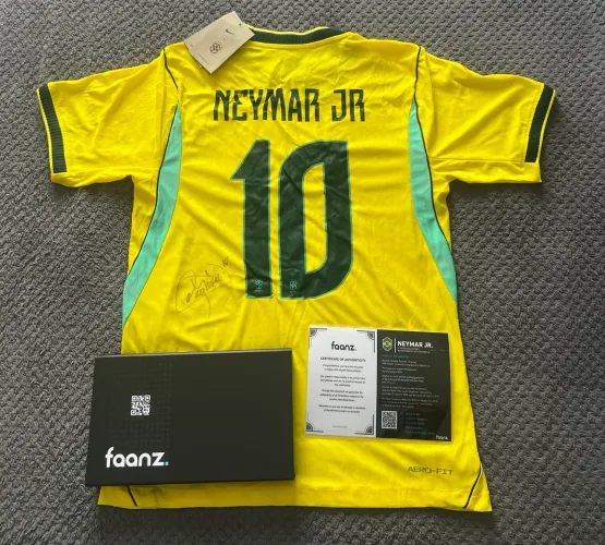 Camisa do Brasil autografada por Neymar Jr