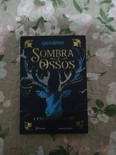 Livro Sombra e ossos