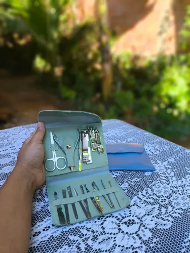 Kit Completo de Manicure e Pedicure em Aço Inox (Estojo de Couro Sintético)