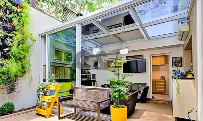 Casa de Condomínio - 4 Dormitórios (2 Suítes) á venda no Jardim Prudência - São Paulo