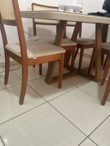 Mesa de jantar 6 lugares em madeira maciça