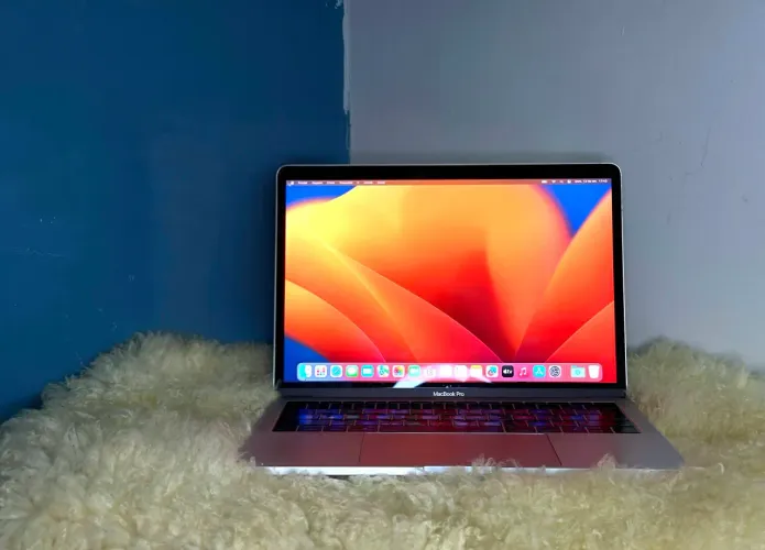 MacBook Pro 13 2017 Intel Core i5 8GB RAM (Sem caixa)