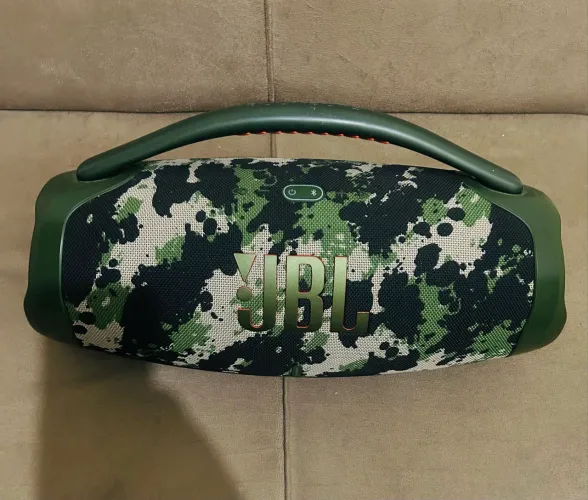 Vendo caixa de som JBL BOMBOX 3 com menos de um ano de uso , estado de nova
