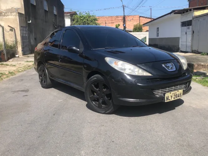 Peugeot 207 Sedan Passion XR 1.4 Flex 8V 4P 2011
