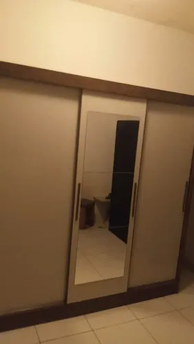 GUARDA ROUPAS TRÊS PORTAS