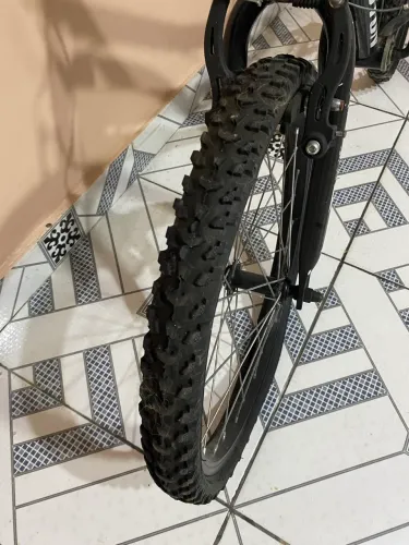 Vendasse bicicleta