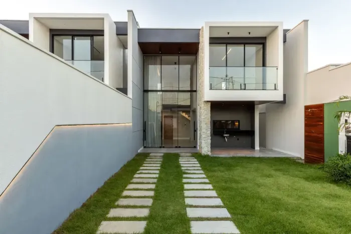 CASA DUPLEX NOVA para venda possui 137 m² com 3 quartos em - Fortaleza - CE