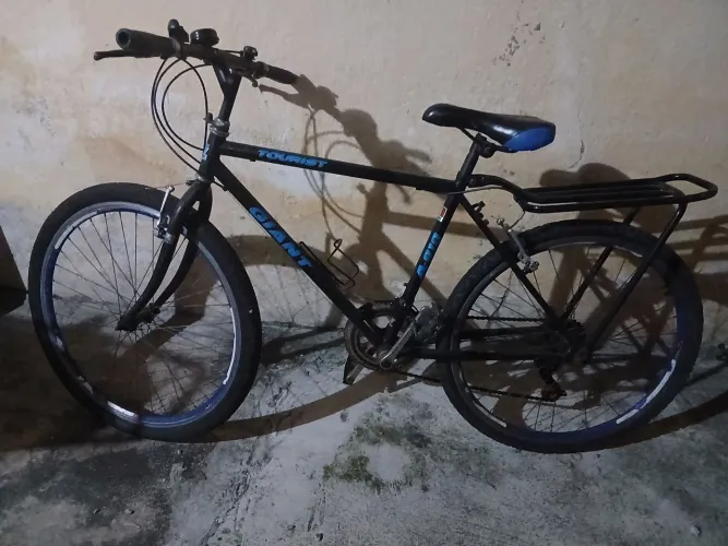 Bicicleta Giant Preta