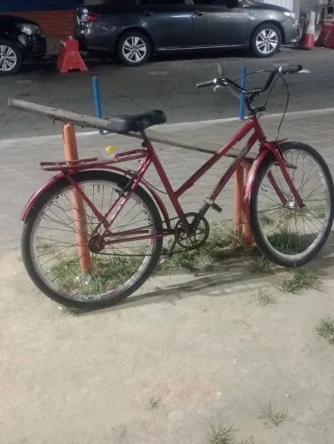 Vende-se uma bicicleta poty