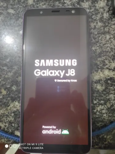 Samsung J8 Semi-novo sem marcas de uso, todo original, com Nota Fiscal e acessórios.