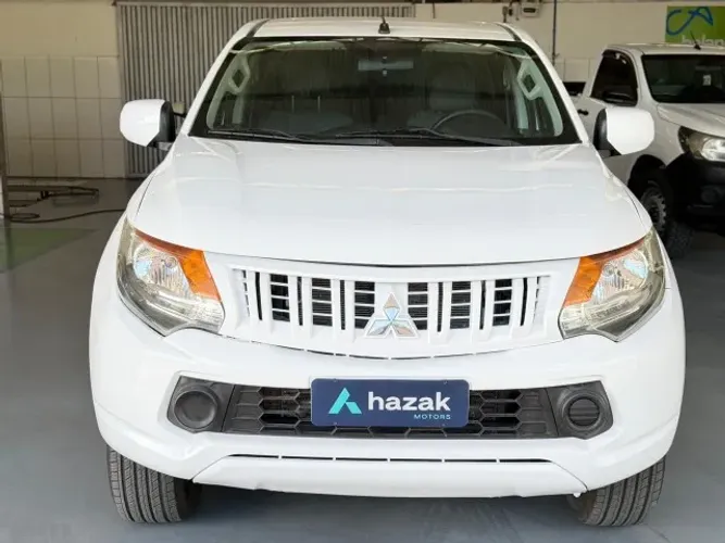 Mitsubishi L200 Triton Sport GLX 2.4 CD Diesel Mec. 2020
