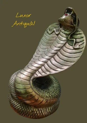 Bronze ? serpente em bronze tipo naja.