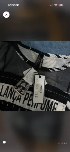 vestido lança perfume estampado com tule P novo