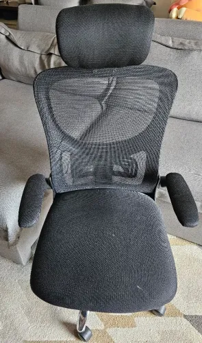 Cadeira de Escritório Ajustável.