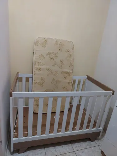 Berço 2 em 1 com colchão