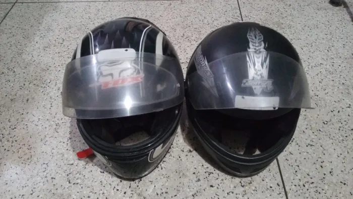 Dois Capacetes Pro Tork e Vaz tamanho 60