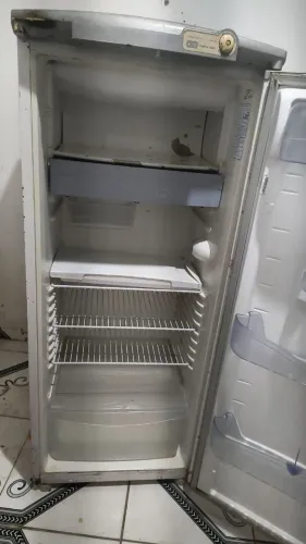Vendo geladeira consul no precinho toda boa