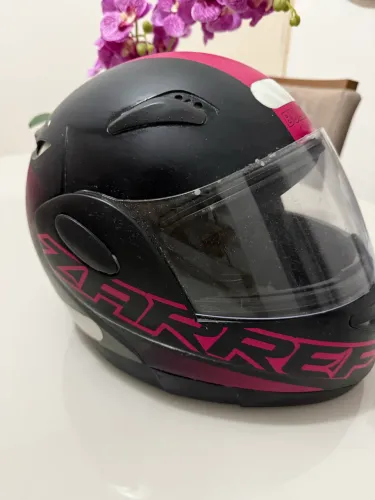 Capacete feminino