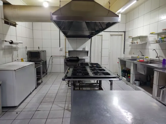 Restaurante marmitaria com clientela formada