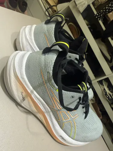Tênis gel nimbus 26