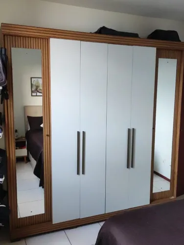Guarda roupa casal 6 portas