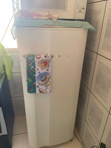 Vende se Geladeira